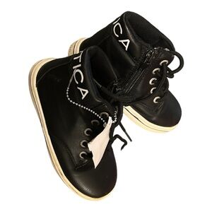 Nautica toddler boys breakwharf sneakers in size 9. GUC